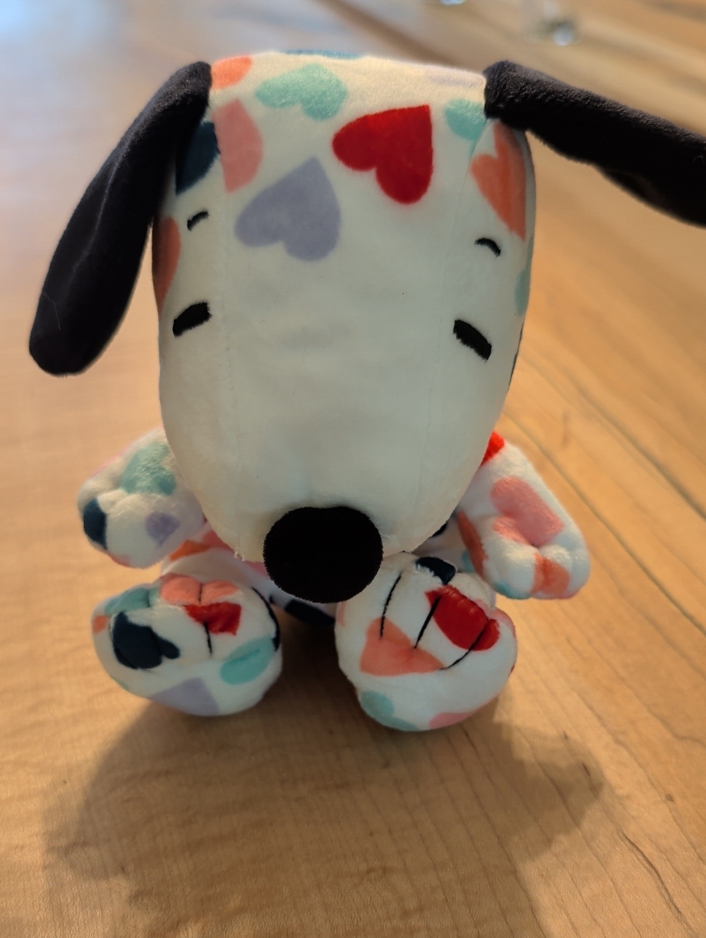 Hallmark Snoopy With Hearts 6"